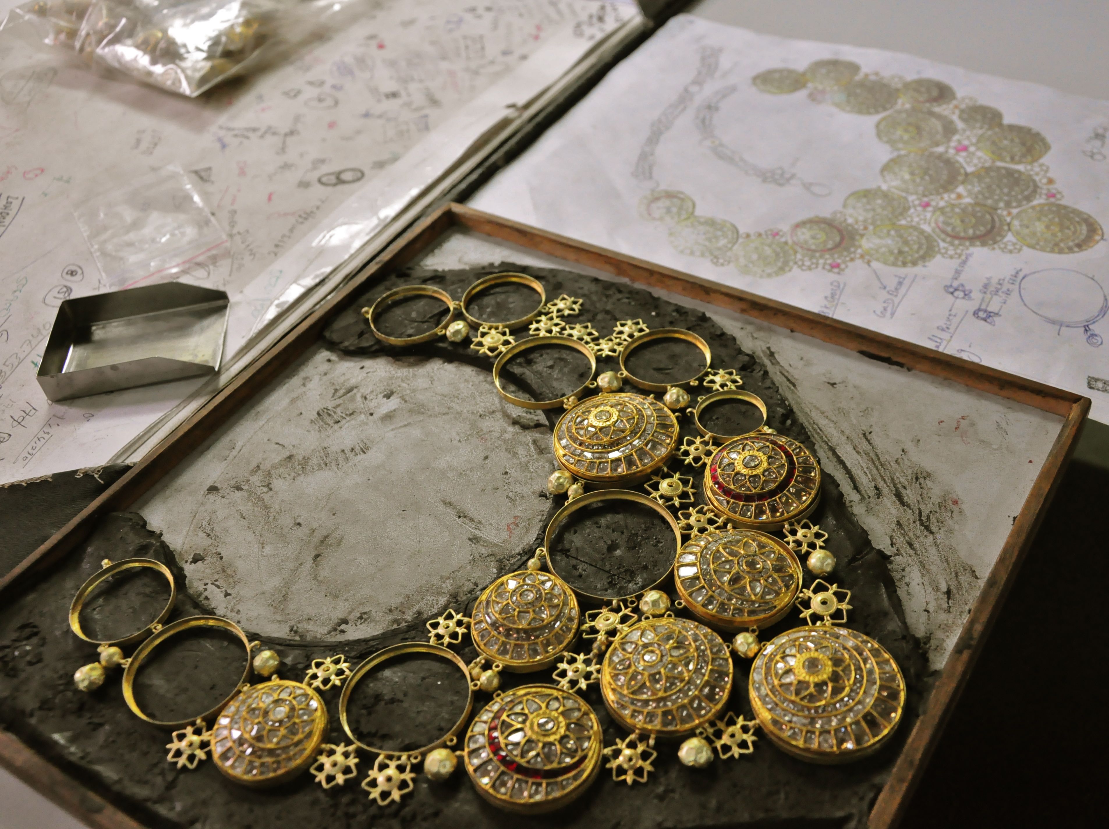 The Lure Of Handcrafted Jewellery: Amrapali Jewels