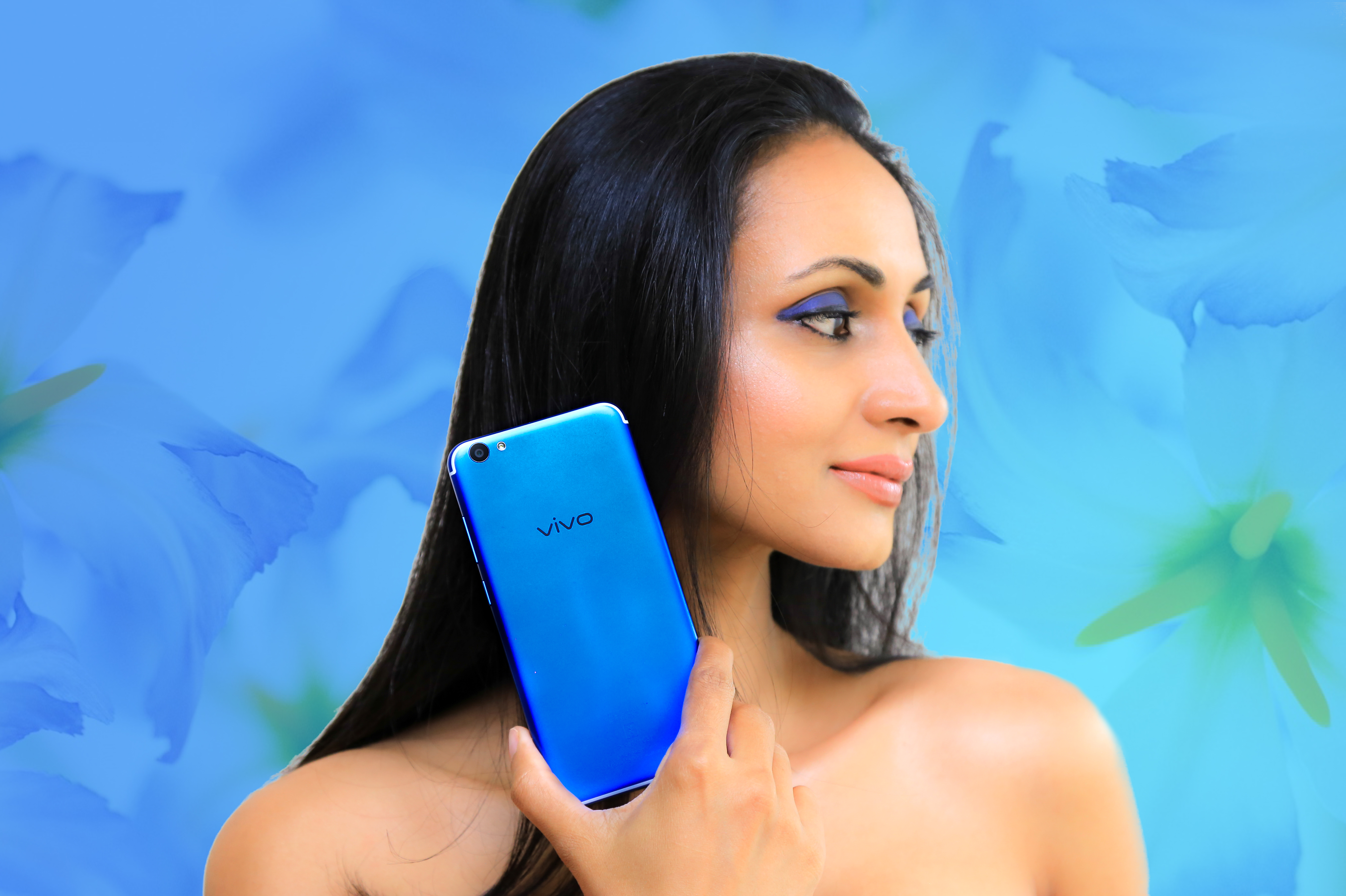 The all new VivoV5s in Energetic Blue