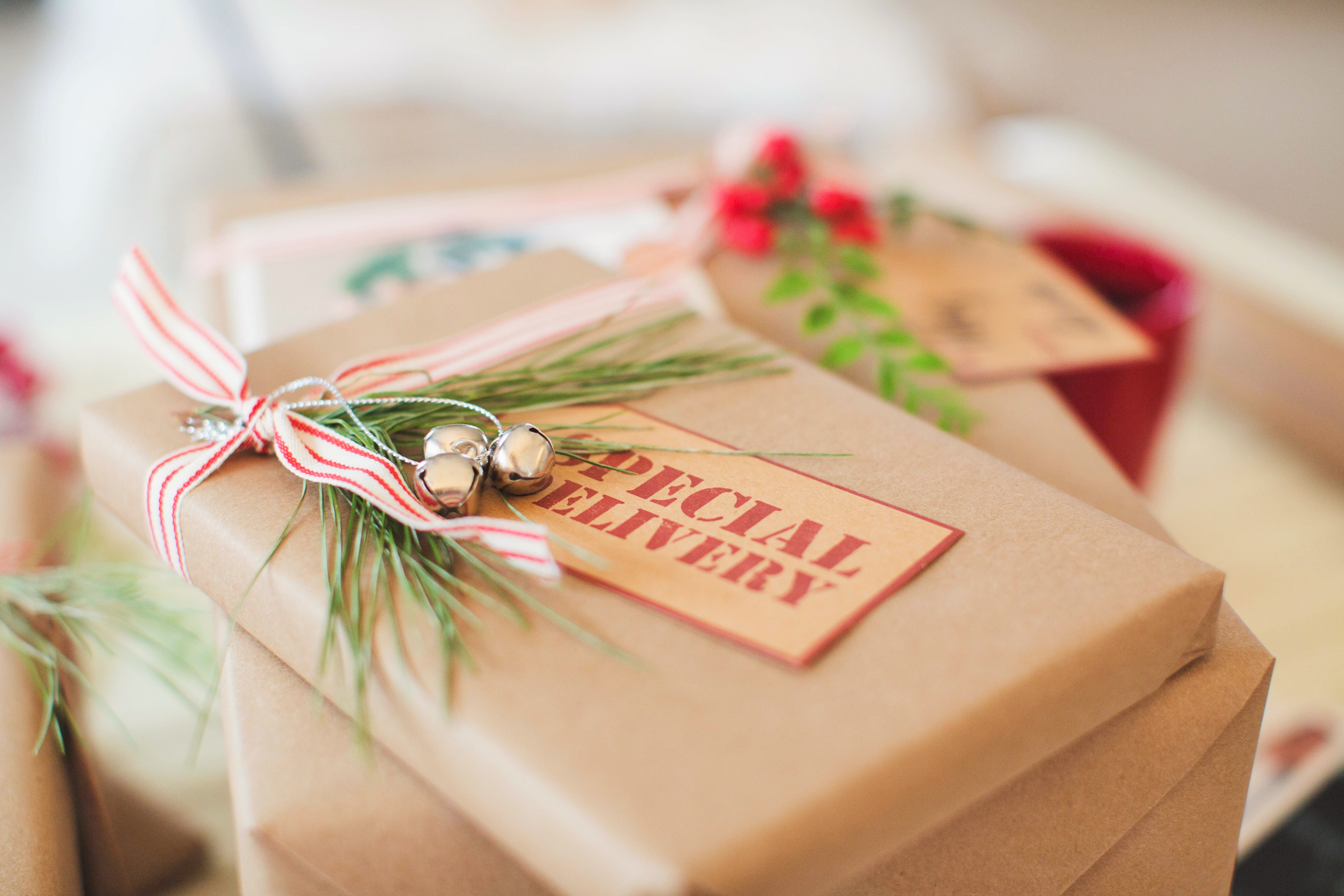 How to Wrap a Gift Creatively. Gift Wrap Ideas - FiberArtsy.com
