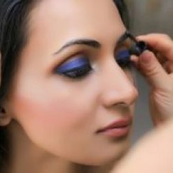 How to Rock the Blue Eyeshadow Trend